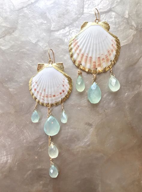 Mermaid Accessories, Long Earring, Shell Crafts Diy, Seashell Earrings, Mermaid Jewelry, Seashell Jewelry, Mismatched Earrings, Scallop Shells, A Goddess