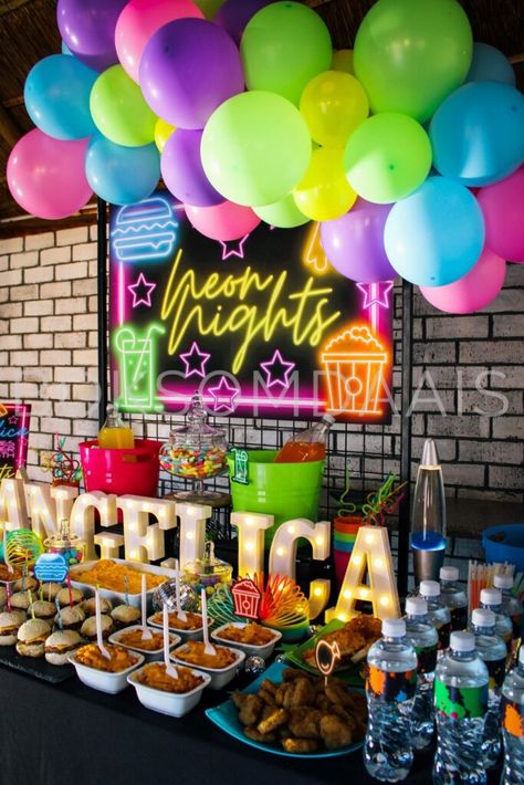 Neon Party Design, Food For Glow In The Dark Party, Glow Party Food Table, Neon Birthday Activities, Neon 16th Birthday Party Ideas, Neon Nights Party, Glow In The Dark Party Food, Glow Party Food, Glo Party