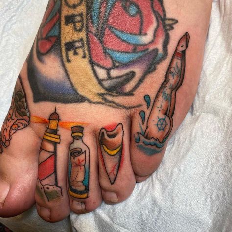 Toe Tattoos, Trending Tattoos, Prison Tattoos, Tattoos Inspiration, R Tattoo, Love Tattoos, Best Artist, Nautical Theme, Inspirational Tattoos