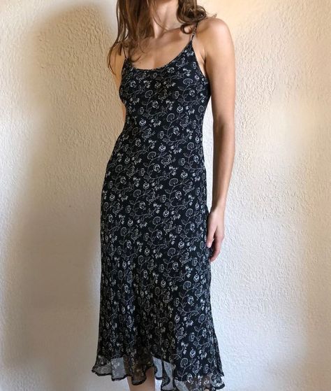 Slip Dress Outfit Aesthetic, 90s Slip Dress Outfit, Slip Silk Dress, 90s Slip Dress, Slip Dress Outfit, Floral Black And White, Vintage Slip Dress, Floral Slip Dress, Fits Inspo