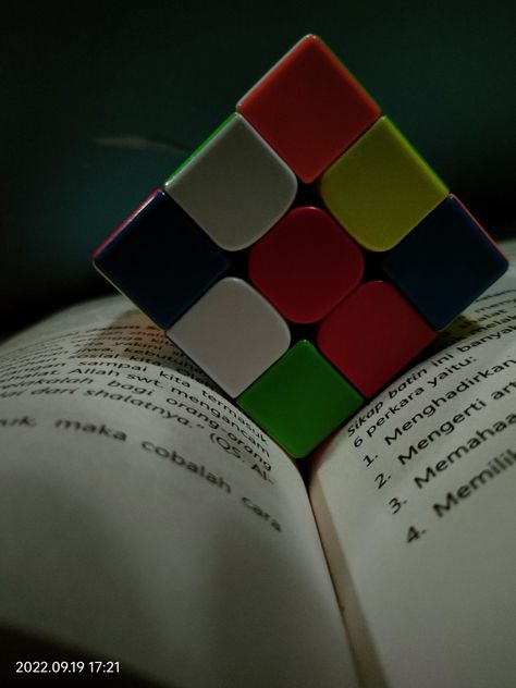 Rubix Cubes Aesthetic, Rubics Cube Aesthetic, Rubik Cube Aesthetic, Rubik’s Cube, Rubix Cube Aesthetic, Rubiks Cube Wallpaper, Rubiks Cube Aesthetic, Speed Cubing, Cube Image