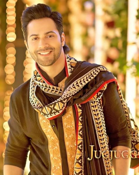 Varun Dhawan in Jugjugg Jeeyo Varun Dhawan Jug Jug Jiyo Outfits, Varun Dhawan Hot Pics, Suits Style, Kurta Pyjama, Party Wear Dress, Cute Animal Clipart, Varun Dhawan, Pose Style, Photo Pose Style