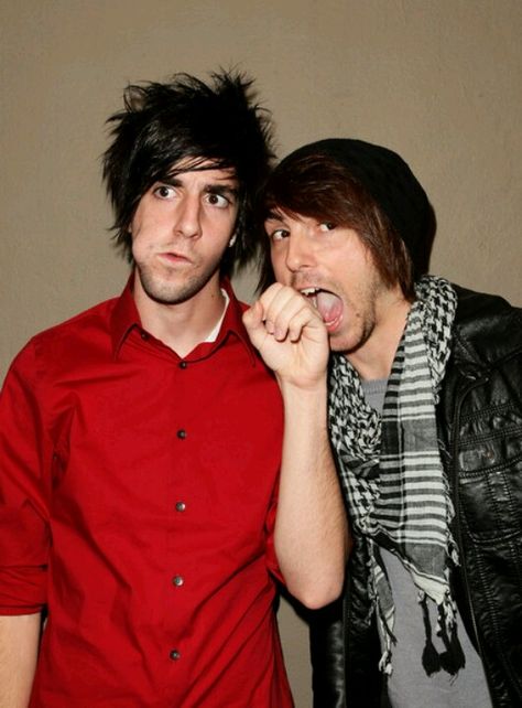 Jalex, Alex Gaskarth and Jack Barakat Dark Hair Coloring, Emo Goth Outfits, Amity Affliction, Alan Ashby, Mayday Parade Lyrics, Alex Gaskarth, Jack Barakat, The Amity Affliction, Tonight Alive