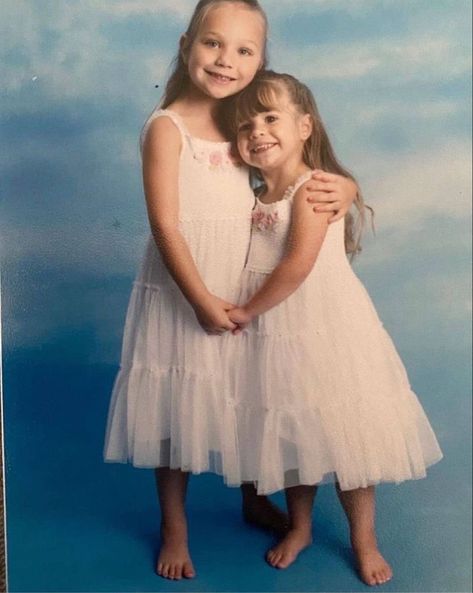 Kenzie And Maddie, Maddie And Kenzie, Mom Baby Pictures, Maddie Ziegler Dancing, Dance Moms Clips, Dance Moms Maddie, Dance Moms Moments, Dance Moms Cast, Maddie Z