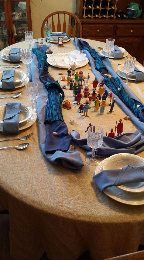 Passover Tablescapes, Passover Table Setting, Passover Table, Feasts Of The Lord, Seder Table, Setting Table, Passover Decorations, Decorações Com Comidas, Passover Seder