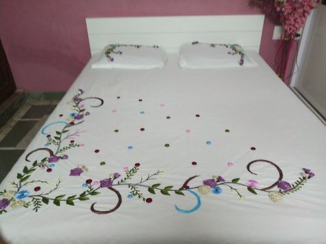 Bed Sheets Embroidery Design, Bed Chadar Design Hand Work, Bed Sheet Hand Work Design, Bedsheet Hand Embroidery Design, Bedsheet Embroidery Design Handmade, Bedsheets Designs Embroidery, Bedsheets Designs Handmade, Embroidery Bedsheets Design, Hand Embroidery Bedsheet Designs