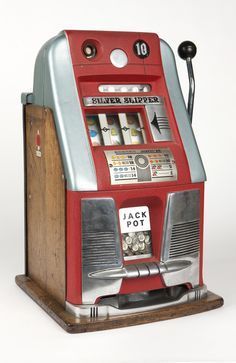 Jackpot Machine, Casino Machine, Retro Vegas, Coin Op Machine, Vintage Slot Machines, Casino Machines, Slot Machines For Sale, Silver Slippers, Jackpot Casino