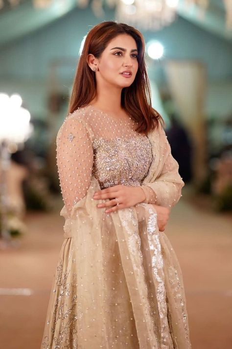 Hiba Bukhari Pics, Pakistani Bridal Makeup Hairstyles, Hiba Bukhari, Ansab Jahangir, Frock Fashion, Classy Winter Outfits, Fashion Sketches Dresses, Pakistan Fashion, Simple Pakistani Dresses