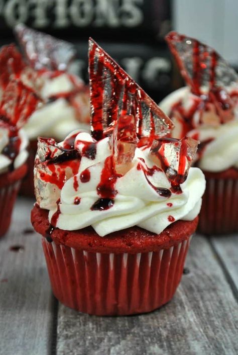 Halloween Red Velvet, Halloween Cupcakes Ideas, Halloween Cupcake Design, Witch Cupcakes, Halloween Food Cupcakes, Cupcakes Ideas, Monster Cupcakes, Turkey Recipes Thanksgiving, Halloween Baking