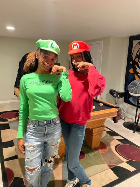 Female Waluigi Costume, Waluigi Costume Women, Luigi Halloween Costume Women, Mario Kart Halloween Costumes Toad, Mario And Luigi Costumes, Womens Luigi Costume, Mario And Luigi Halloween, 2 Person Halloween Costumes, Luigi Halloween Costume