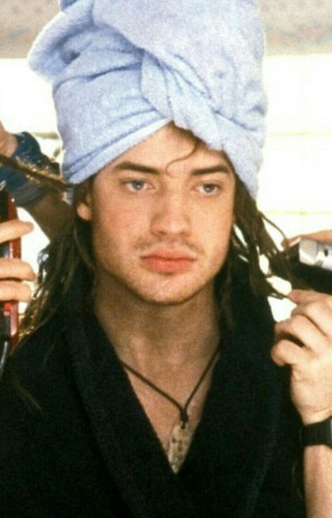 Look at this man... mmm 🤔🤗🙄😶 yeah, the 80's and 90's were gooood Brendan Fraser Encino Man, Brendan Fraser Long Hair, Brendan Fraser Wallpaper, Brendan Fraser 2023, Young Brendan Fraser, Brendan Fraser 90s, Brandon Fraser, Brendan Fraser Now, Encino Man