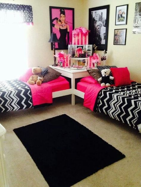 . Twin Girl Bedrooms, Girls Twin Bed, Twin Bedroom Sets, Teen Girl Bedroom, Shared Bedroom, Twin Bedroom, Man Room