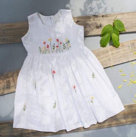 Baby Dress Embroidery, Frocks Design, Baby Frock Pattern, Kids Dress Patterns, Kids Dress Wear, Baby Dress Design