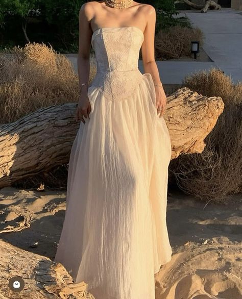 Beautiful Wedding Dresses Aesthetic, Drop Waist Dress Aesthetic, Wedding Dress For Rectangle Body Shape, Creme Wedding Dress, Long Reception Dress, Dana Harel Bridal, Mini Elegant Dress, Dresses Cottagecore, Strapless Formal Dress