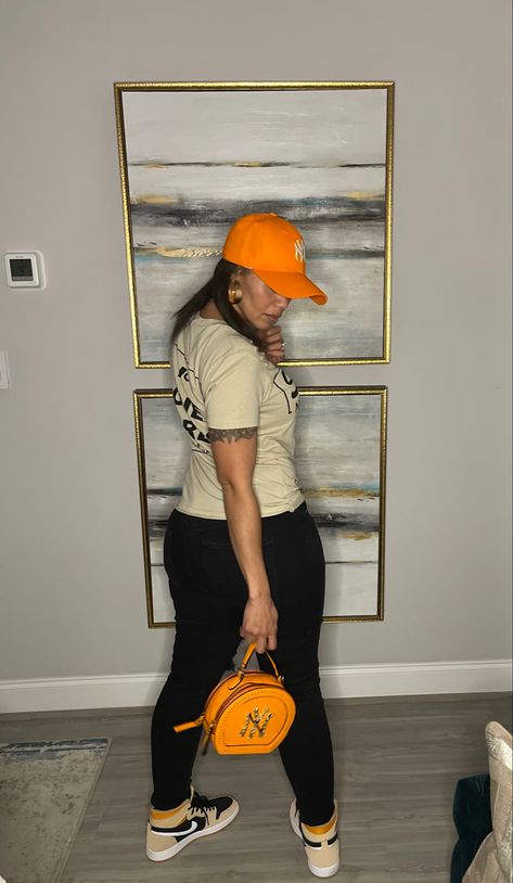 Brown Jordan 1 Outfit, Brown Jordan 1, Sporty Fall Outfits, Travel Attire, Jordan 1 Outfit, Orange Outfit, Classy Casual Outfits, Classy Casual, Pop Of Color