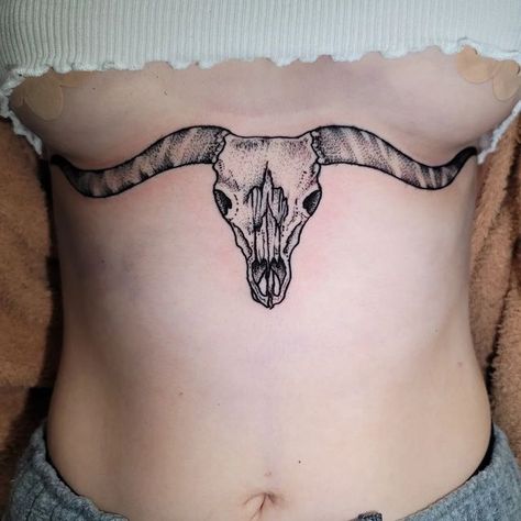 Sternum Cow Skull Tattoo, Underbreast Tattoo Traditional, Cap Shoulder Tattoo, Traditional Longhorn Tattoo, Bull Skull Tattoo Women Chest, American Traditional Longhorn Tattoo, Western Stomach Tattoos, Long Horn Skull Tattoo For Women, Cow Horn Tattoo