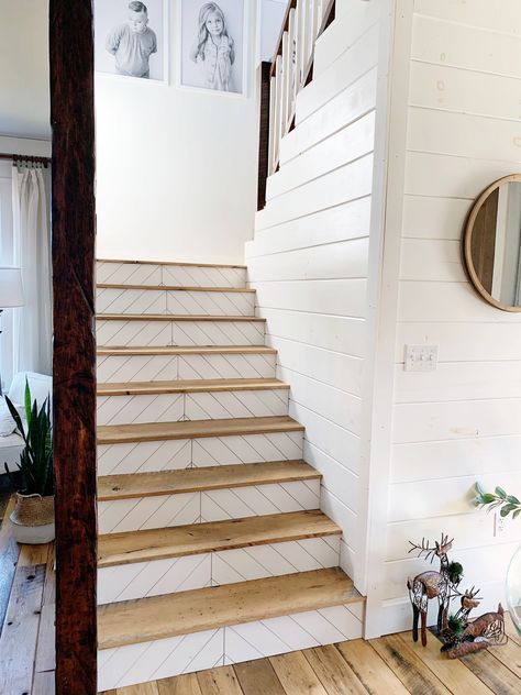 DIY shiplap and barnwood staircase stairs chevron @lets.build.a.home on IG Stair Riser Vinyl, Stair Decals, Escalier Design, Apartment Decoration, Painted Stairs, Magnolia Market, House Stairs, Staircase Design, Home Reno