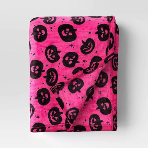 Pumpkin Printed Plush Halloween Throw Blanket Pink - Hyde & Eek! Boutique™: Cozy Recycled Polyester, Knitted, 50x60" : Target Hobby Lobby Fall, Halloween Throw Blanket, Streamer Party Decorations, Target Halloween, Holiday Blankets, Target Holiday, Boo Basket, Plush Throw Blanket, Black Pumpkin