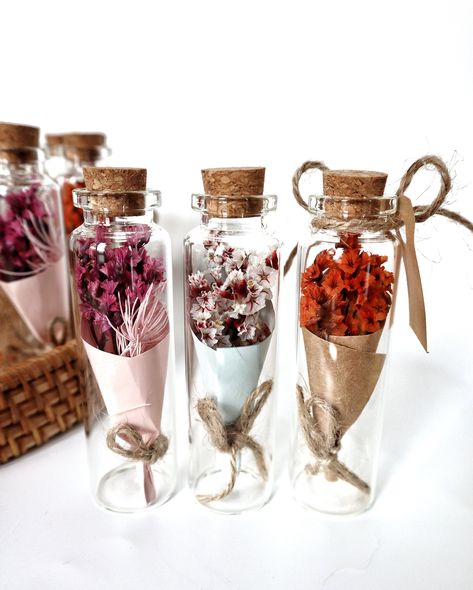 Lot of guest gifts, Mini dried flowers bouquet in bottle, Personalized tags, Special event favors, Baptism favors, Boho wedding, table decor by Floramood on Etsy Gender Reveal Spring, Dried Flowers Bouquet, Rustic Outdoor Wedding, Elegant Garden, Event Favors, Baptism Favors, Guest Gifts, Rustic Outdoor, Dried Flower Bouquet