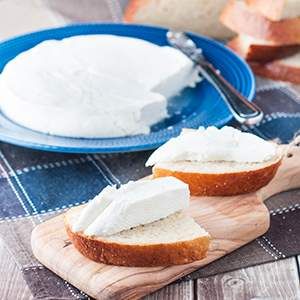 Azores-Style Fresh Cheese - Queijo Fresco Portuguese Fresh Cheese Recipe, Portuguese Cheese, Portuguese Meals, Fresh Cheese Recipe, Homemade Cheeses, Portuguese Dishes, Rocco Dispirito, Yogurt Making, Cheese Making Recipes