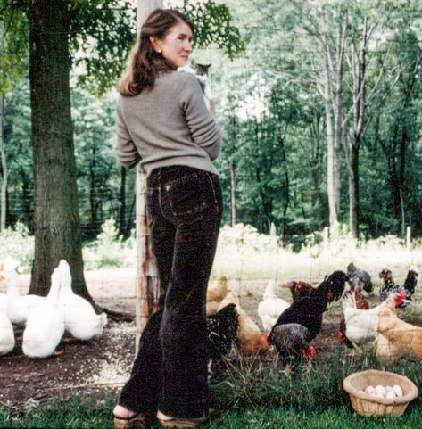 Homesteading Mindset Young Martha Stewart, Thrift Bundle, Turkey Hill, Holiday Capsule Wardrobe, Throwback Photos, Morning Hair, Chicken Base, Martha Stewart Living, Farm Fresh Eggs