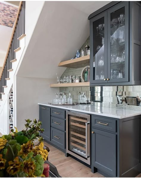 Bar Under Stairs, Kitchen Under Stairs, Under Stairs Ideas, تحت الدرج, Basement Kitchenette, Stairs In Kitchen, Under Stair, Home Bar Rooms, Staircase Storage