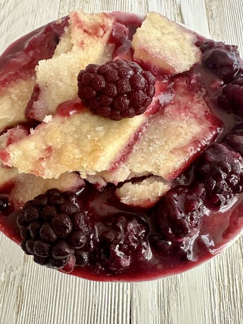 Southern Old-Fashioned Blackberry Cobbler - Aletia DuPree Old Fashioned Blackberry Cobbler, Blueberry Grunt, Raspberry Cobbler, Blackberry Cobbler Recipe, Blackberry Cobbler, Blueberry Cobbler, Canadian Food, Blueberry Recipes, Wild Blueberries