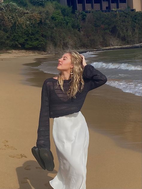 beautiful girl with naturally wavy hair walking down the beach during golden hour, simple minimalistic outfit, white midi skirt and black crochet top, face tilted towards the sun, perfect side profile Skirt Beach Outfit, Side Profile Picture, Perfect Side Profile, Minimalistic Outfits, Skirt Beach, Black And White Outfit, Silk Midi Skirt, Mid Skirt, White Outfit