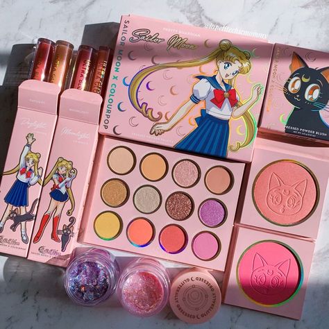 MAKEUPWORLDNEWS on Instagram: �“🔔 SAILOR MOON I 🔔 . 👉🏼 Shared thanks to @lapetitechicmommy 💖📷 Full look of the new @Colourpopcosmetics x #SailorMoon 🌙🌙 collection…” Sailor Moon Makeup, Unicorn Makeup Brushes, Anime Makeup, Kawaii Makeup, Unicorn Makeup, Makeup Package, Colourpop Cosmetics, Fancy Makeup, Beauty Makeup Tips