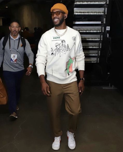 Chris Paul Style, Chris Paul Outfits, Men Crewneck Outfit, Chris Brown Street Style, Chris Paul Fashion, Chris Brown Fits, Jaylen Brown Fashion, Chris Brown Fits 2022, League Fits