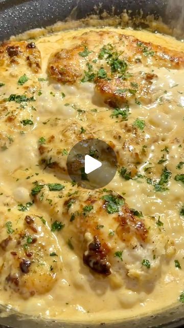 Lemon Chicken Recipe Videos, Easy Dinners Videos, Chicken Creamy Recipes, Butter Chicken Recipe Video, Creamy Lemon Garlic Chicken, Creamy Garlic Chicken Recipes, Chicken Gravy Recipe, Rice And Gravy, Wild Rice Recipes