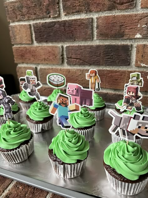 Easy Minecraft Cupcakes, Minecraft Birthday Cupcakes, Minecraft Cupcakes Ideas, Dekoracije Za Rodjendan, Minecraft Cake Cupcakes, Cupcakes Minecraft, Minecraft Cupcake, Minecraft Themed Party, Minecraft Birthday Decorations