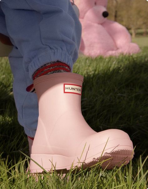 Hunter Play Boots, Wellies Outfit, Rain Boots Hunter, Hunter Boots Outfit, Boot Collection, Kicks Shoes, Short Boot, Hunter Rain Boots, Stunning Shoes