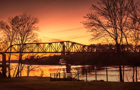 Number 10: Tuscaloosa sunsets. There's nothing like watching the sun set in Tuscaloosa. Whether it's over Bryant-Denny or the Black Warrior river, it's bound to be a beautiful sight. Alabama Football Game, Black Warrior, Watching The Sunset, The University Of Alabama, Deep South, Sweet Home Alabama, Number 10, Sun Set, University Of Alabama