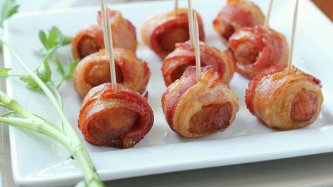 Bacon-Wrapped Water Chestnuts Recipe - Food.com Meat Lovers Recipes, Bacon Wrapped Water Chestnuts, Best Thanksgiving Appetizers, Easy Super Bowl, Chestnut Recipes, Thanksgiving Appetizers Easy, Bacon Wrapped Scallops, Popular Appetizers, Superbowl Appetizers