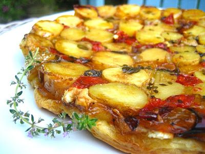 Tomato Tarte, Tomato Tarte Tatin, Tarte Tatin Recipe, Yotam Ottolenghi Recipes, Vegetarian Party Food, Ottolenghi Recipes, Meal Train Recipes, Tomato Season, Roasted Vegetable Recipes