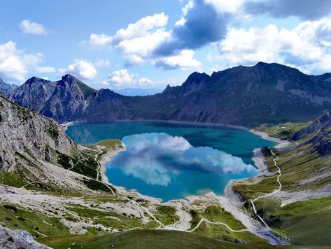 --> LÜNERSEE WANDERUNG mit Kindern in Vorarlberg ⭐ Brandnertal Clever Kids, City Trip, Summer 2022, Travel Bucket List, Travel Dreams, Adventure Travel, Austria, Places To Go, Around The Worlds