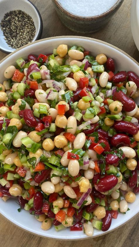 Mexican Potluck, Canellini Beans, 3 Bean Salad, Clean Eating Guide, Three Bean Salad, Bbq Side, Bean Salad Recipes, Bbq Sides, Wine Vinegar