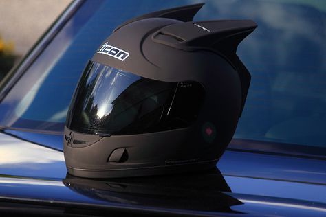 Near-profile TDK/Batman lid by Hero Dreams, via Flickr Tdk Batman, Batman Motorcycle Helmet, Batman Helmet, Batman Bike, Black Motorcycle Helmet, Motorcycle Armor, Moto Helmet, Motorcycle Helmet Design, Dirt Bike Helmets