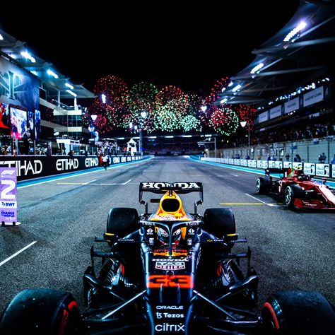 Red Bull Racing Honda on Twitter: "Full send into the #NewYear 🎆 Hope you all have a banger 💥… " Car Drawing Easy, Cold Pictures, Red Bull F1, Auto Racing Events, F1 Wallpaper Hd, Formula 1 Car Racing, Formula Uno, Formula Racing, Formula 1 Car