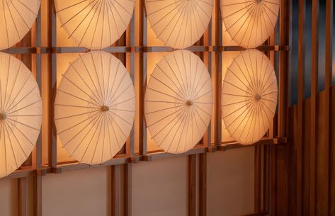 Taka London | B3 Designers Wall Japanese Style, Japanese Feature Wall, Japanese Style Office Design, Japanese Wall Design, Japanese Branding Design, Asian Restaurant Interior Design, Japanese Teppanyaki, Japanese Bar, Japanese Joinery