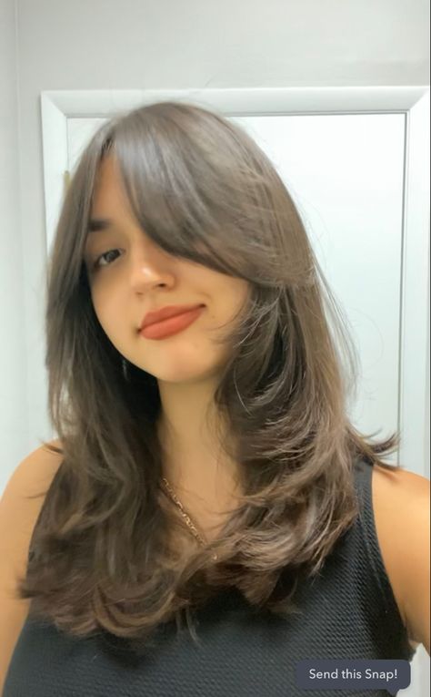 Bangs For Long Hair Oval, Front Haircut For Big Forehead, Hair Cut Layer Oval, Best Hairstyle For Round Face Girl, Haircuts For Oval Faces Medium, Round Face Small Forehead Haircuts, Best Hair Styles For Oval Face, Hair Cut For Round Face Shape Girl Asian, Korean Middle Length Hair