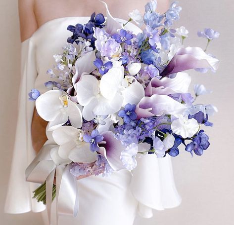 Wedding Flower Types, Wedding Lilac, Flower Boquet, Flower Image, Romantic Bouquet, Elegant Bouquet, Bridal Bouquet Flowers, Lilac Wedding, Flower Boutique