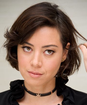 Phoebe Waller Bridge Hair, Aubrey Plaza Edit, Aubrey Plaza Spin Me Round, Aubrey Plaza Pretty, Cat Adams, Aubrey Plaza Selfie, Aubry Plaza, Aubrey Plaza Alison Brie, Micro Bob