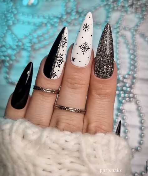 Acrylic Nails Stiletto, Office Nails, Pop Art Nails, Boho Nails, Holiday Nails Christmas, December Nails, Winter Nails Acrylic, Goth Nails, Seasonal Nails