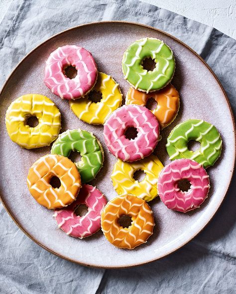 Kids will go mad for these homemade iced party rings. The finicky part is making all the different icing colours, but the finished biscuits are so worth it. Bread Decoration, Ice Party, Orange Icing, Orange Food Coloring, Christmas Biscuits, Biscuit Recipes, Lemon Icing, Delicious Magazine, Recipes Delicious