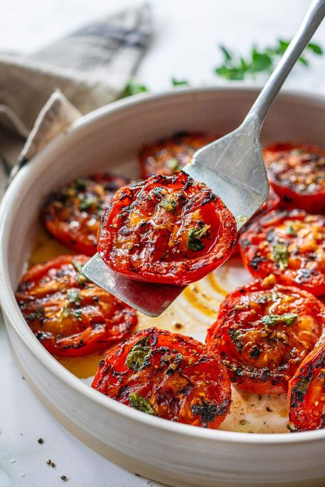 Olive Tomato Recipes, Tomato And Olive Oil, Tomato Season Recipes, Clean Eating Tomato Recipes, Medditeranean Side Dishes, Grilled Tomatoes Recipes, Tomato Side Dish, Tomato Side Dishes, Italian Tomatoes