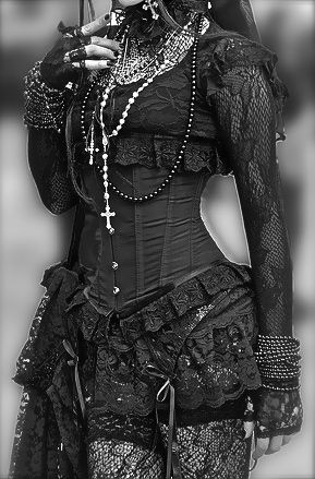 To go gothic clothes shopping in Europe. They just don't have any walk-in shops in the U.S. Very, very few at least. Moda Steampunk, Dark Circus, Scene Girl, Style Steampunk, Victorian Goth, Gothic Clothes, Gothic Clothing, Gothic Beauty, Gothic Outfits