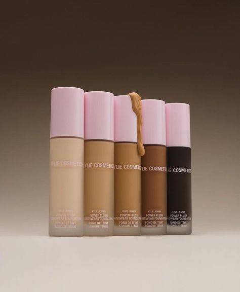 Kylie Foundation, Kylie Cosmetics Photoshoot, My Moon And Stars, Cosmetic Brands, Product Photoshoot, Kyle Jenner, Natural Luxury, Waterproof Concealer, Aesthetic School