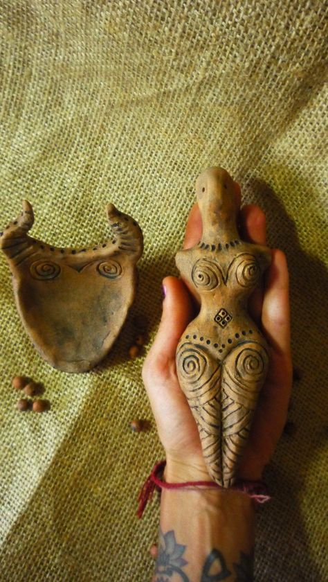 Ancient Clay Sculpture, Clay Alter Pieces, Goddess Clay Sculpture, Pagan Statues, Clay Statues, Shakti Energy, God Woman, Sacred Woman, Slavic Culture